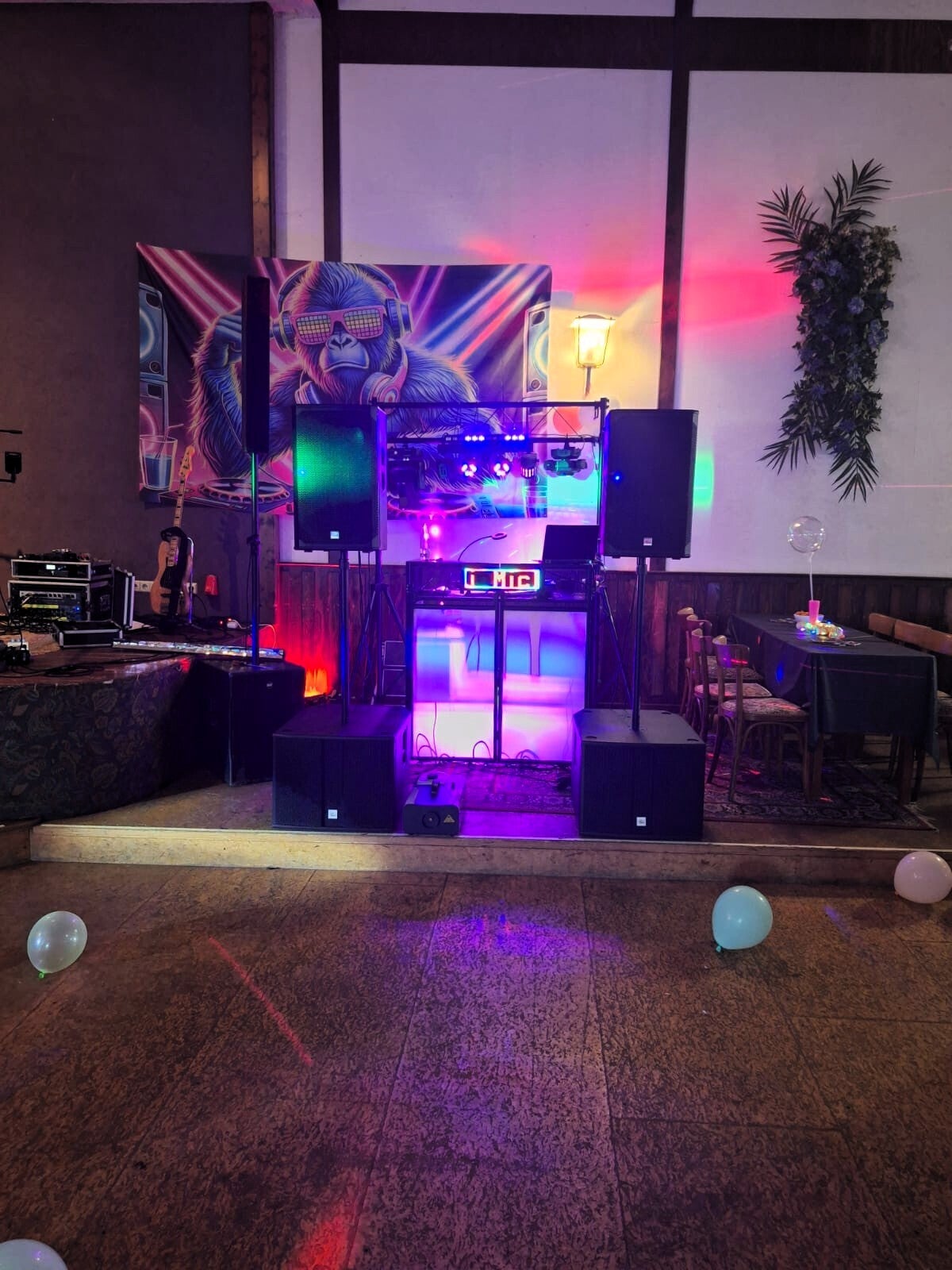 Professionelle DJ- und Lichttechnik von Michael Benko